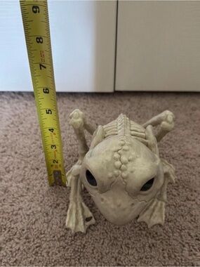 Source Unknown Cream Dragon-Frog Figurine